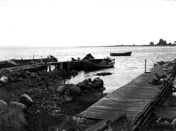 Gamla hamnen i lågvatten 1946 Skäggenäs